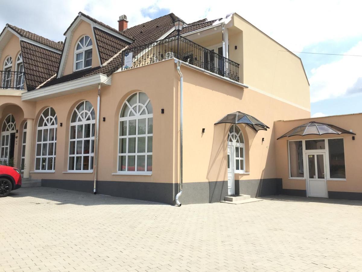 Patavar Panzio Etterem Gyongyospata Exterior photo